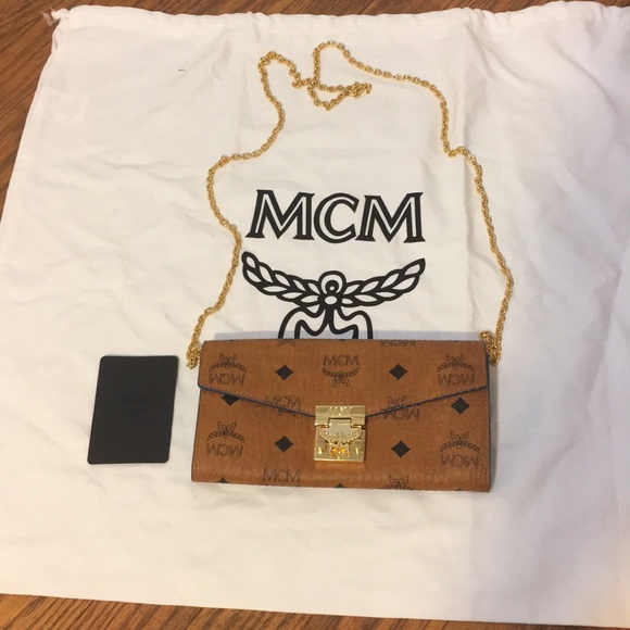 MCM Patricia Visetos Large Chain Wallet - Picture 8 of 8